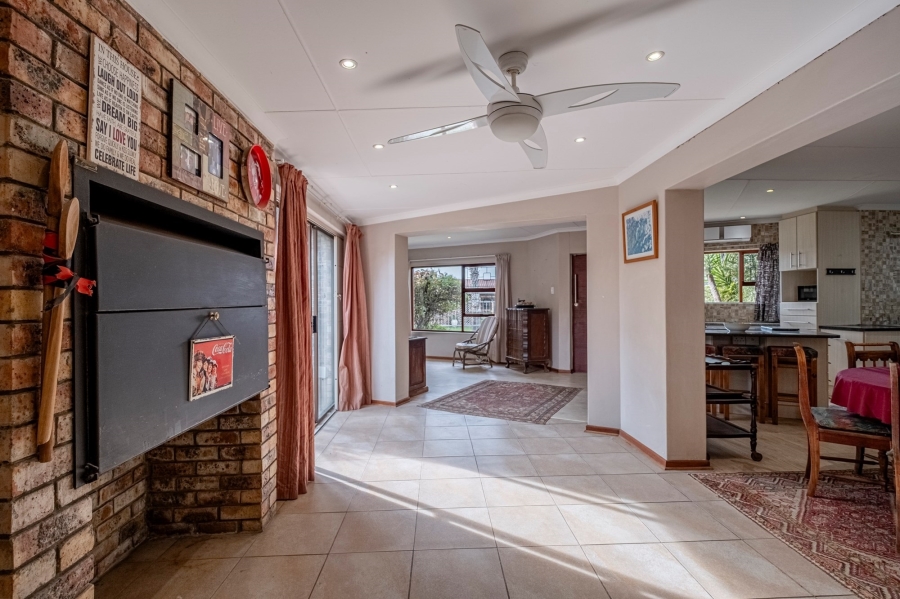 3 Bedroom Property for Sale in Summerstrand Eastern Cape